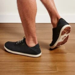 OluKai Nohea Moku - Black 11 OluKai Nohea Moku - Black -Olukai 10283 4040 102 M NoheaMoku BlkBlk Web Opt