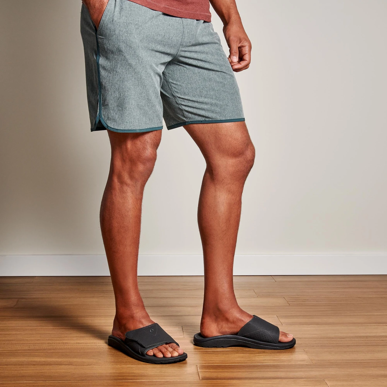 OluKai Nalu Slide - Black 6 OluKai Nalu Slide - Black - Image 4