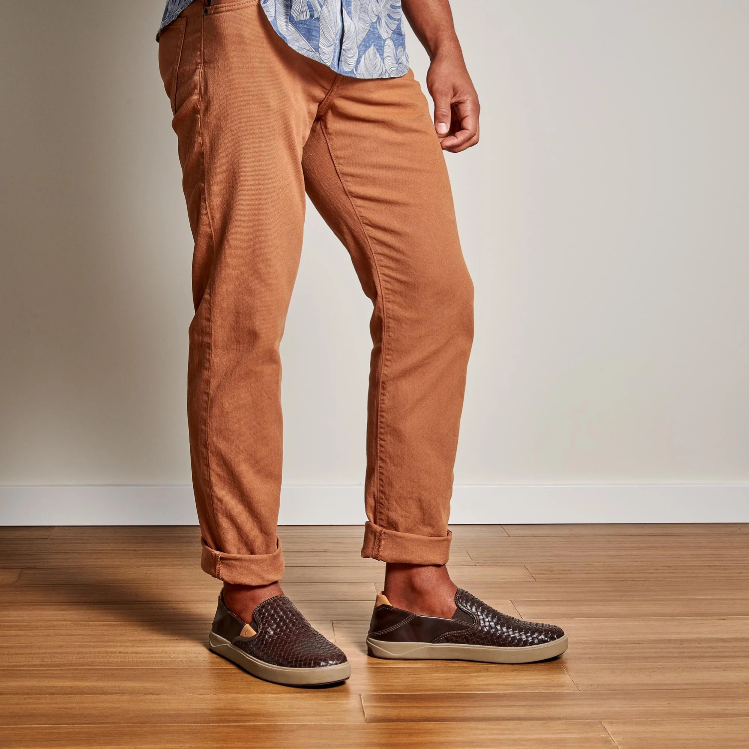 OluKai Lae‘ahi Lauhala - Dark Wood 6 OluKai Lae‘ahi Lauhala - Dark Wood - Image 4