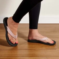 OluKai ‘Ohana - Petal Pink / Black 12 OluKai ‘Ohana - Petal Pink / Black -Olukai 20110 3P40 102 W Ohana PepBlk Web Opt