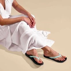 OluKai Puawe - Sea Glass / Black -Olukai 20498 1V40 102 W PUAWE SeaGlassBlack