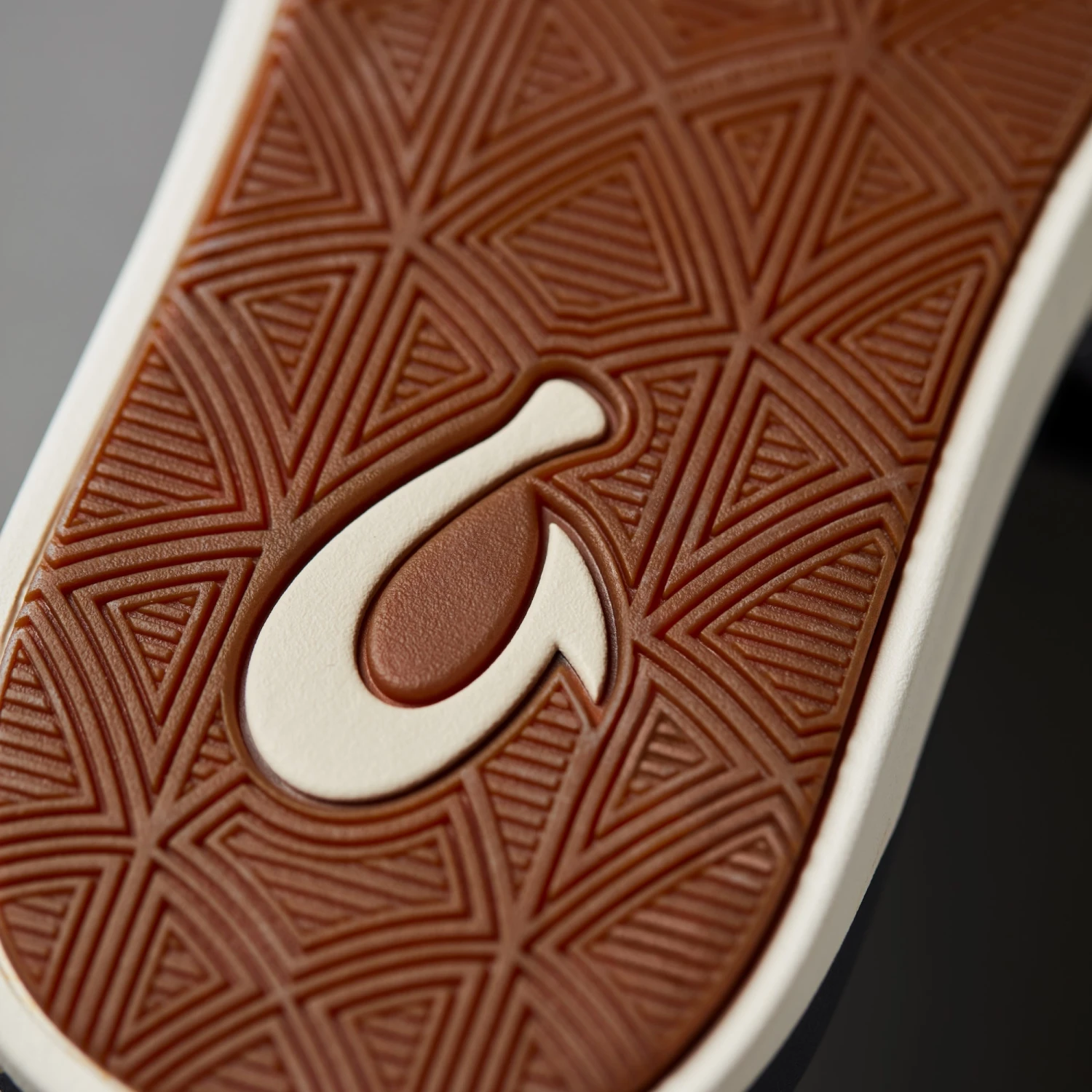 OluKai Maha 'Olu - Trench Blue / Aloha 8 OluKai Maha 'Olu - Trench Blue / Aloha - Image 6