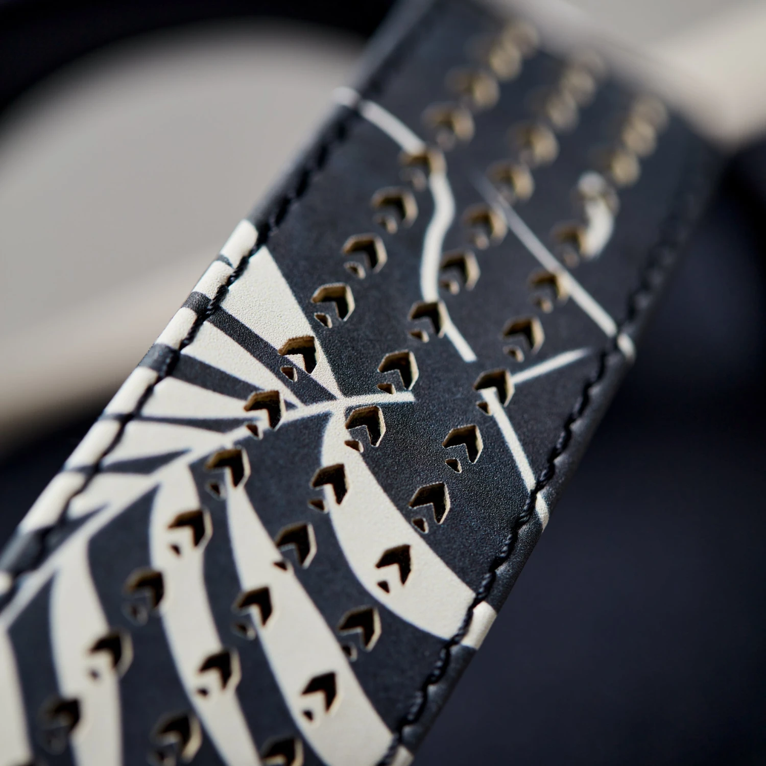 OluKai Ulele - Trench Blue / Aloha 4 OluKai Ulele - Trench Blue / Aloha - Image 2